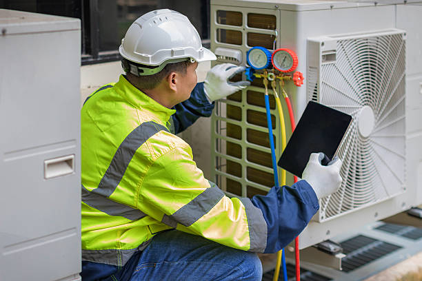 Professional Emergency Ac Repair technician working in Huntington, TX